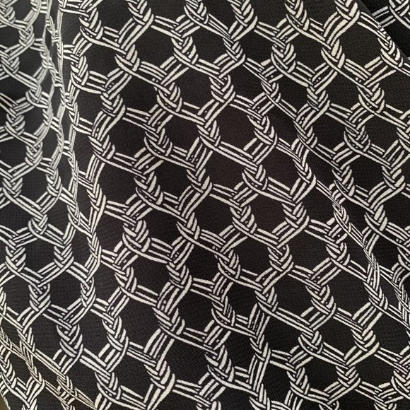 Hobbs Women's Wrap Blouse UK Size 16 Navy Blue Patterned Long Sleeve - Picture 4 of 9